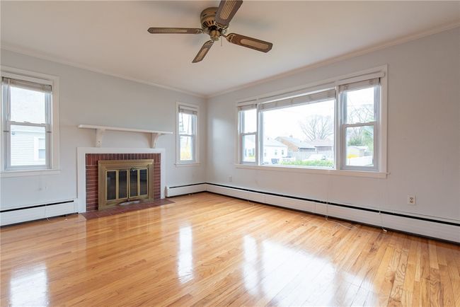14 Muriel St, House other with 4 bedrooms, 2 bathrooms and 2 parking in Riverside RI | Image 6