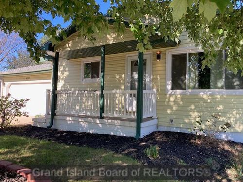 4048 Buckingham Dr, Grand Island, NE, 68803 | Card Image