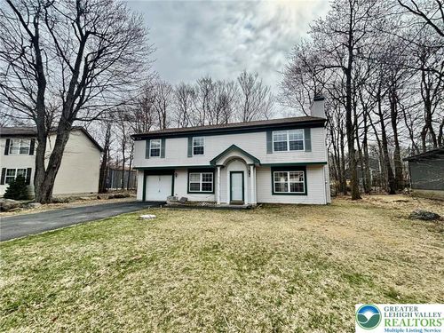 9519 Jasmine Dr, Coolbaugh Twp, PA, 18466-3839 | Card Image