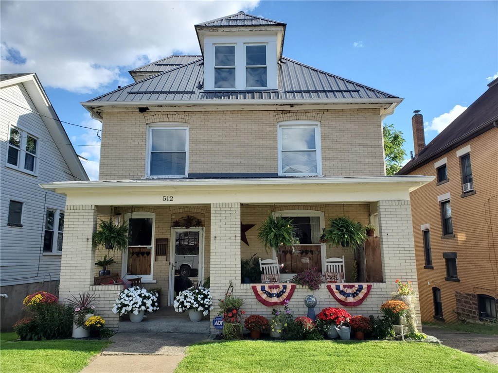 8th Ave, Tarentum, PA 15084