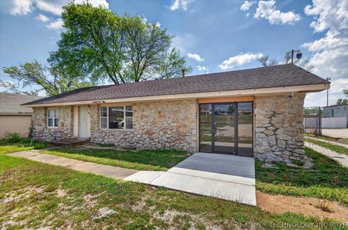 4009 Price Road, Bartlesville, OK, 74006 | Card Image