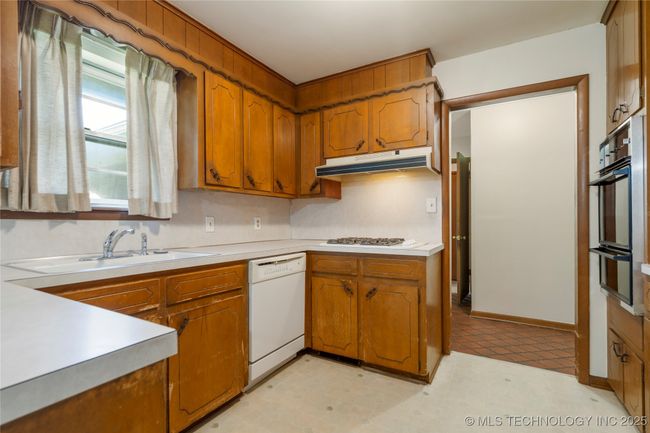 441 S 127 Th East Ave, House other with 3 bedrooms, 2 bathrooms and null parking in Tulsa OK | Image 14