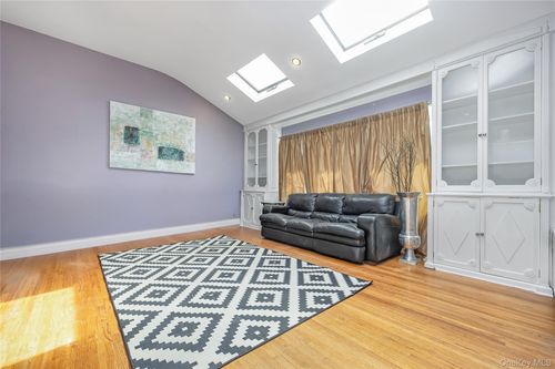 2425 Sycamore Ln, North Bellmore, NY, 11710-2745 | Card Image