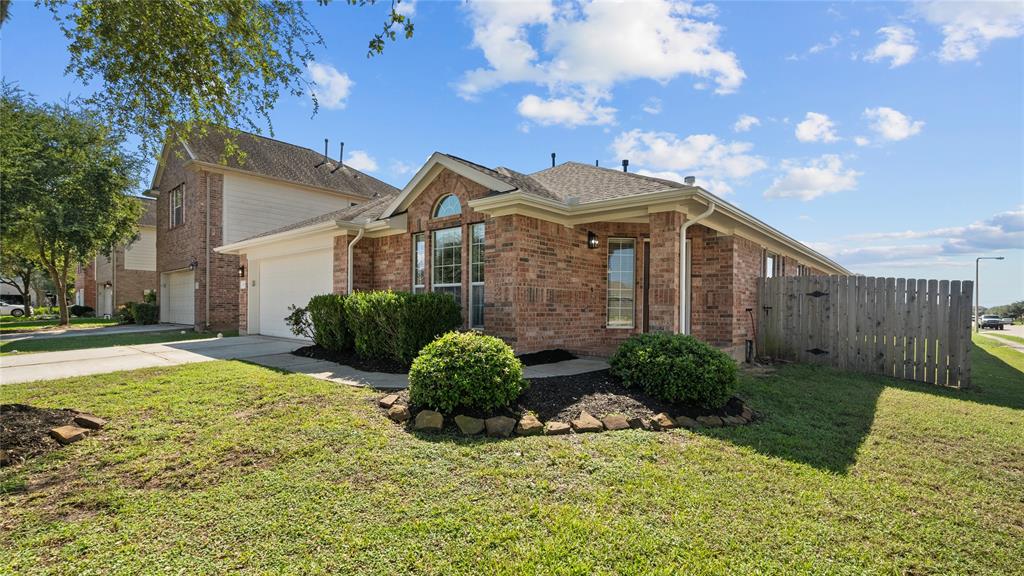 Tonkawa Canyon Dr, LA Marque, TX 77568
