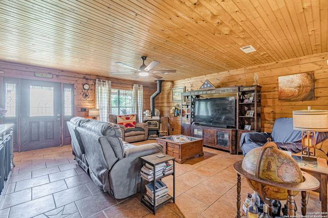 120 Dickerson Rd, House other with 3 bedrooms, 2 bathrooms and null parking in Bigfoot TX | Image 6