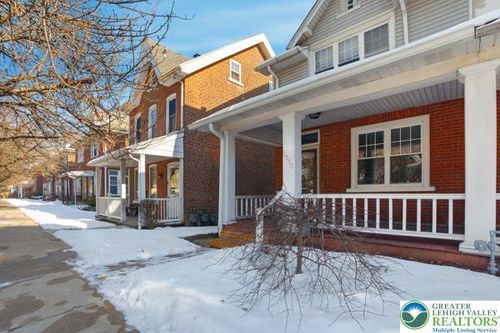 1050 Delaware Ave, Fountain Hill, PA, 18015-2509 | Card Image