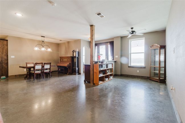 Open Floor Plan | Image 7