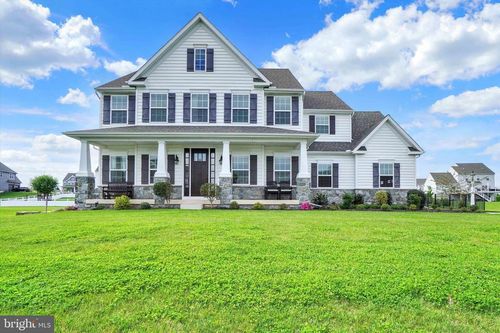 411 Peggy Ln, New Freedom, PA, 17349-9802 | Card Image