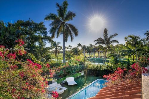 5800 Lagorce Dr, Miami Beach, FL, 33140-2113 | Card Image