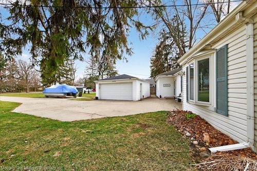 41529 S Interstate 94 Service Dr, Van Buren Township, MI, 48111-2856 | Card Image