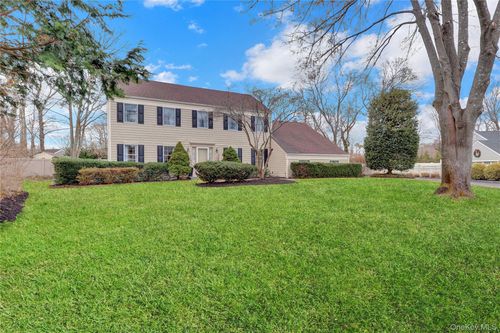 6 Samuels Path, Miller Place, NY, 11764-1920 | Card Image