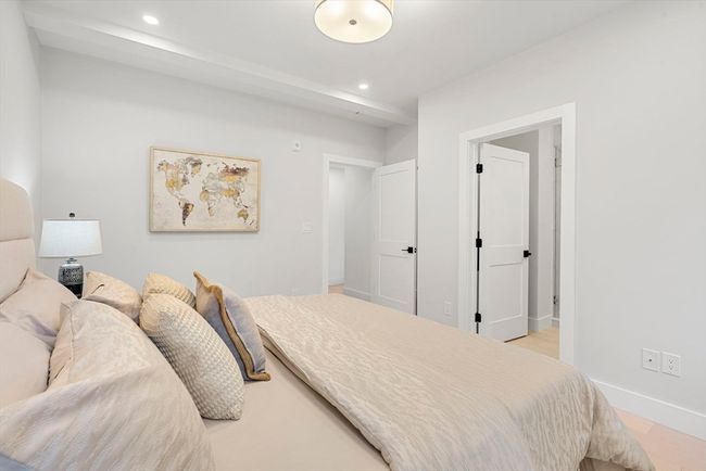 5 - 145 Warren St, Condo with 2 bedrooms, 3 bathrooms and null parking in Newton MA | Image 20