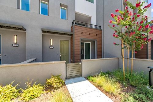627 S Lyon St, Santa Ana, CA, 92701-6301 | Card Image