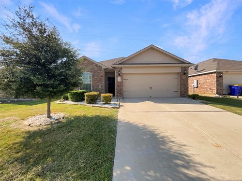 161 Kennedy Dr, Venus, TX, 76084-1130 | Card Image