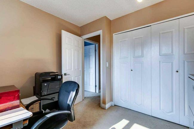 19 Sunhaven Way Se, Home with 5 bedrooms, 3 bathrooms and 4 parking in Calgary AB | Image 36