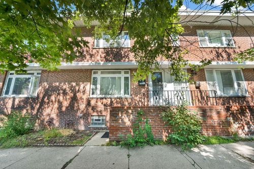 2006 W Farwell Ave, Chicago, IL, 60645-4923 | Card Image