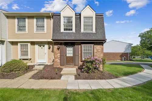 212 Shadowlawn Cir, Pittsburgh, PA, 15236-4907 | Card Image