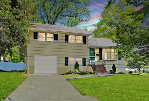 209 Pleasant Ave, Fanwood, NJ, 07023-1158 | Card Image