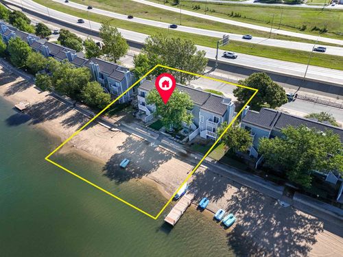 1105 N Lakewind St, Wichita, KS, 67212-2877 | Card Image