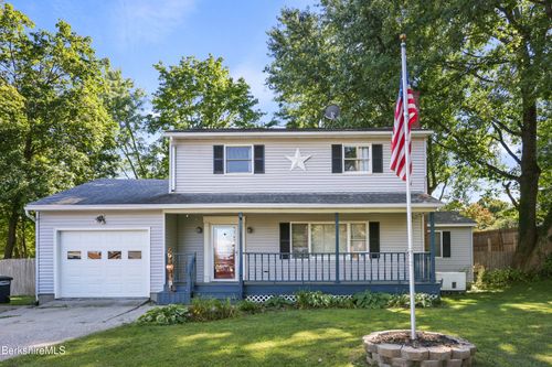 211 Hancock Rd, Pittsfield, MA, 01201-2216 | Card Image