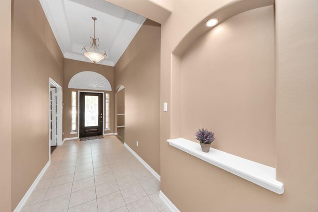 1705 White Willow Ln, House other with 4 bedrooms, 2 bathrooms and 2 parking in Pearland TX | Image 9