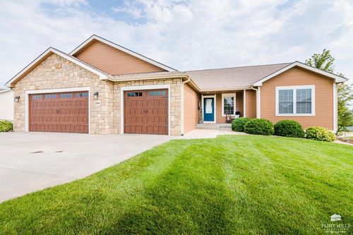 2204 Londondery Dr, Manhattan, KS, 66503-8119 | Card Image