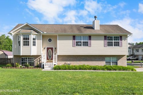 6920 Rambling Brooks Ln, Knoxville, TN, 37918-6264 | Card Image