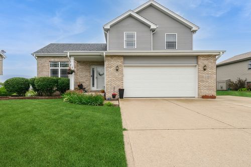 610 Sandburg Dr, Manteno, IL, 60950-8417 | Card Image