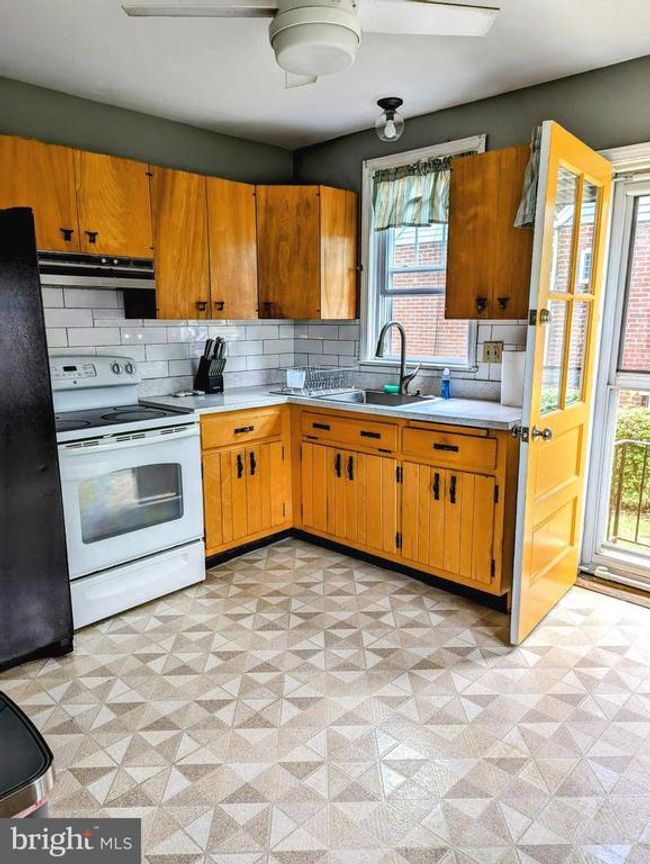 1216 N Franklin St, House other with 4 bedrooms, 1 bathrooms and null parking in POTTSTOWN PA | Image 5