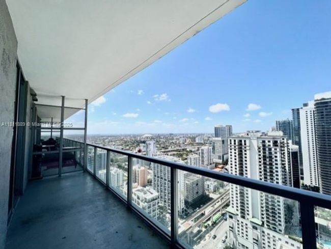 PH4023 - 1111 Sw 1 St Ave, Condo with 2 bedrooms, 2 bathrooms and null parking in Miami FL | Image 14
