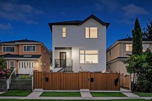 2-2512 E 22nd Ave, Vancouver, BC, V5M2X5 | Card Image