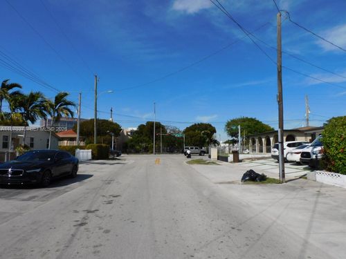0-620 Nw 58th Ct, Miami, FL, 33126 | Card Image