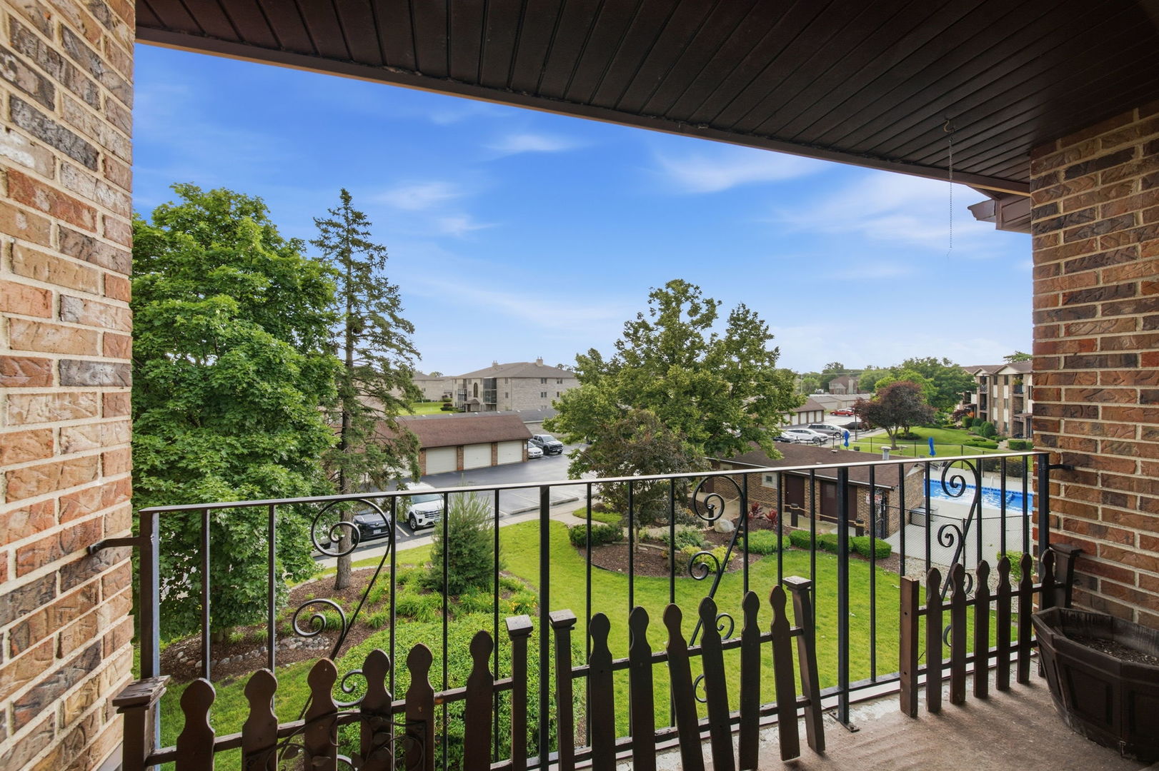 Residential in Crestwood 5