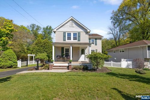 38 Maple Ave, Westwood, NJ, 07675-1641 | Card Image