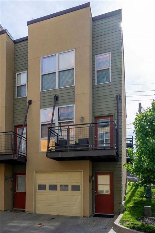 4585 Madison Ave, Kansas City, MO, 64111-3509 | Card Image