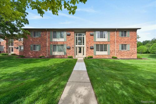 226-454 Romeo Rd, Rochester, MI, 48307-1671 | Card Image