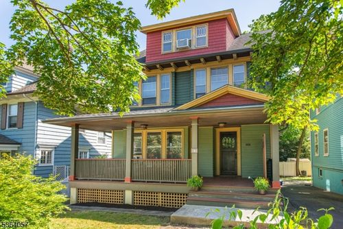 68 Osborne St, Glen Ridge, NJ, 07028-2418 | Card Image