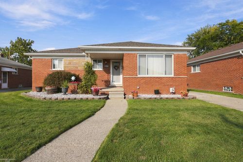 17151 Wilson Ave, Eastpointe, MI, 48021-1244 | Card Image