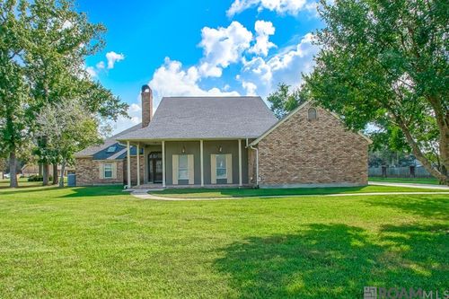 1930 S Houmas Ave, Gonzales, LA, 70737-4922 | Card Image