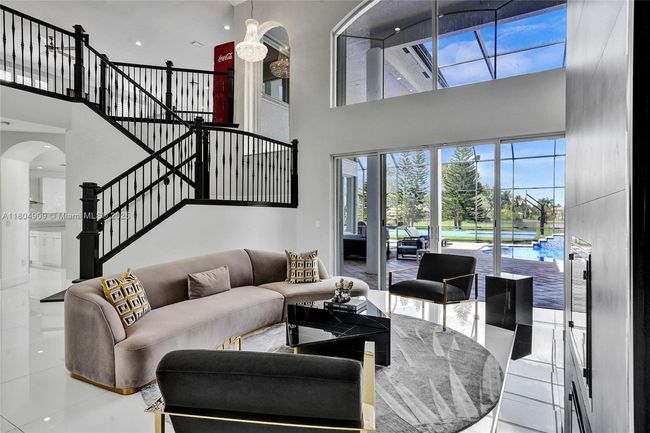 10457 Laurel Rd, House other with 6 bedrooms, 6 bathrooms and null parking in Davie FL | Image 4