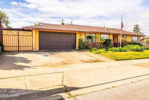 1208 Glines Ave, SANTA MARIA, CA, 93455-4317 | Card Image