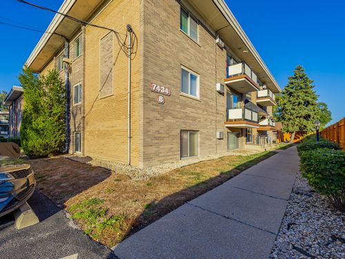 apt-812-7434 W 111th St, Worth, IL, 60482-1077 | Card Image