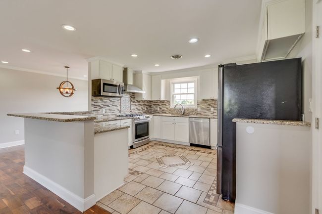 34304 Stagecoach Rd, House other with 3 bedrooms, 3 bathrooms and 1 parking in Glade Spring VA | Image 8
