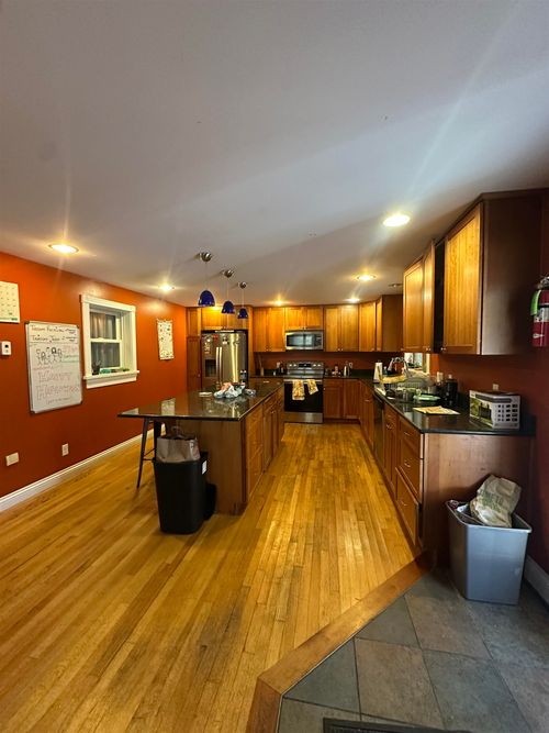 39 Nash Pl, Burlington, VT, 05401-1420 | Card Image
