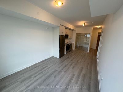 512 - 1440 Clarriage Crt, Condo with 2 bedrooms, 2 bathrooms and 1 parking in Milton ON | Image 3