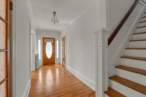 182 Berry Hill Rd, Syosset, NY, 11791-2610 | Card Image