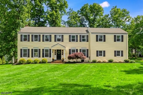 54 Dean Rd, Mendham, NJ, 07945-1621 | Card Image