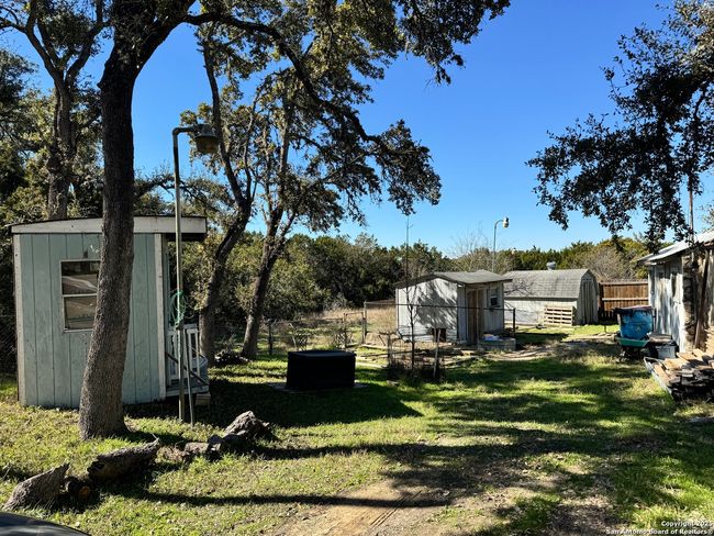 507 W Clark St, House other with 2 bedrooms, 1 bathrooms and null parking in Canyon Lake TX | Image 4