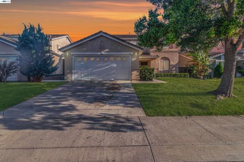 1110 Royal Blue Dr, Stockton, CA, 95206-6273 | Card Image