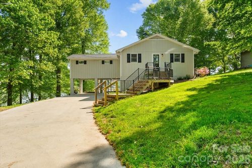 330 Hillview Dr, Lexington, NC, 27292-1936 | Card Image